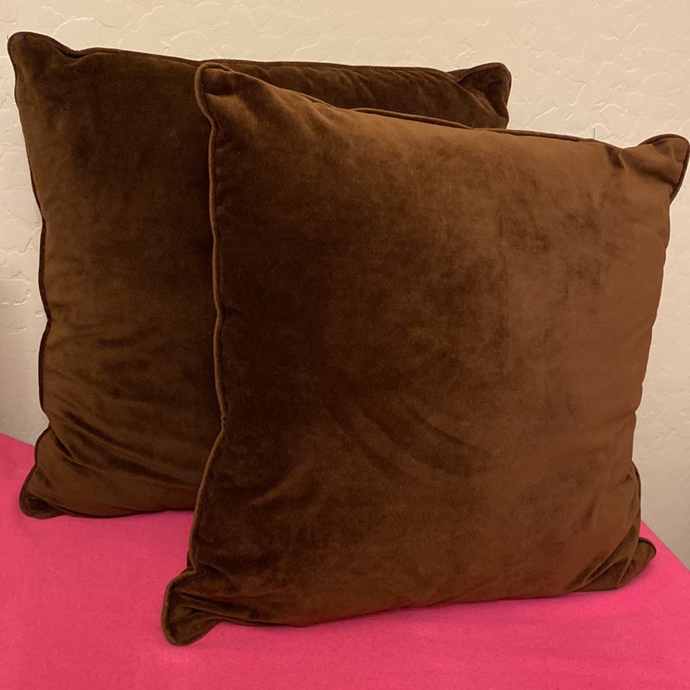 🆕 Chocolate Brown Velvet Accent Pillows (Set of 2)